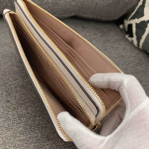 NWT Coach C5576 DOUBLE Zip Wallet in Signature Canvas Gold/Khaki/Chalk - Picture 8 of 8